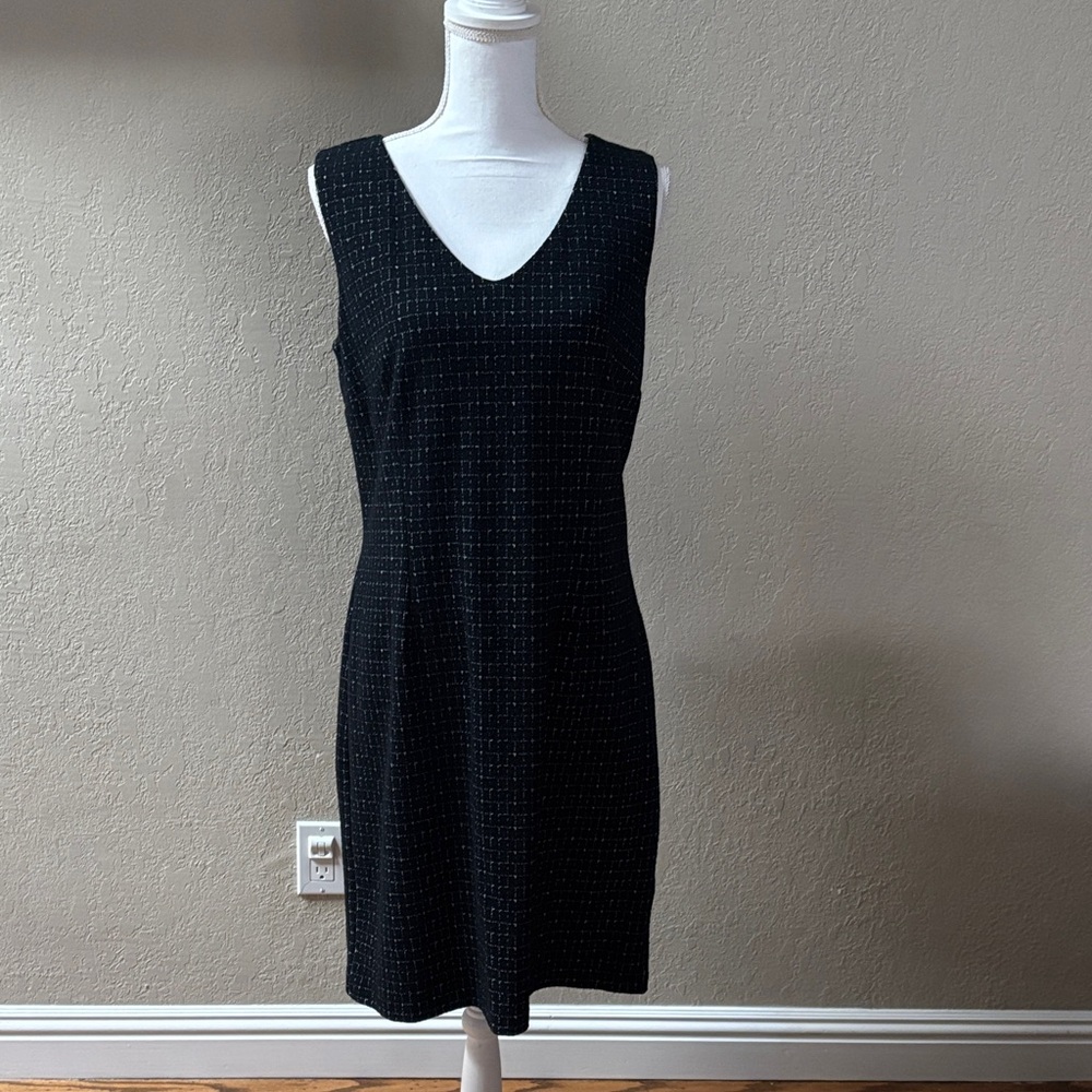 Elegant Black Sleeveless Dress